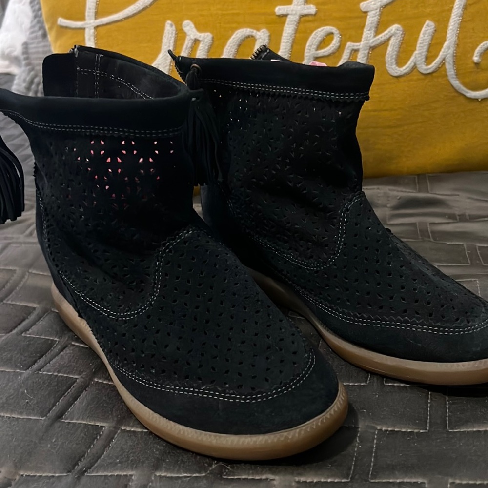 Isabel Marant Beslay Suede Tassel Wedge Ankle Boot - NAVY - 37
